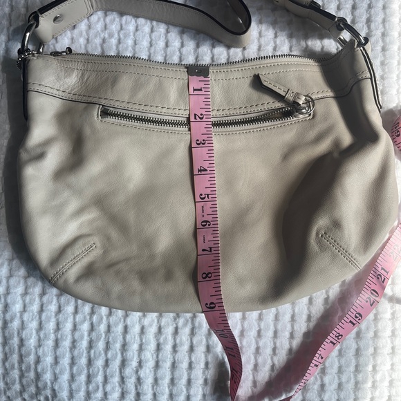 Coach Hobo in Cream Leather - Picture 6 of 6